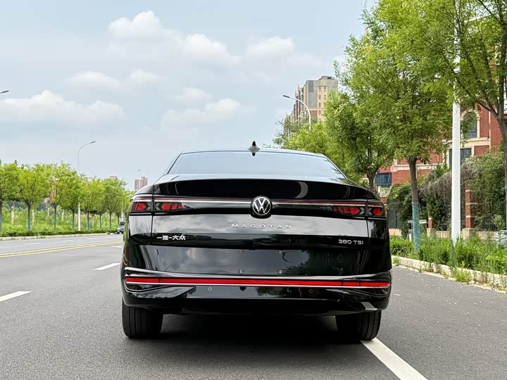 Volkswagen Magotan, 2025 — фото 8 из 9