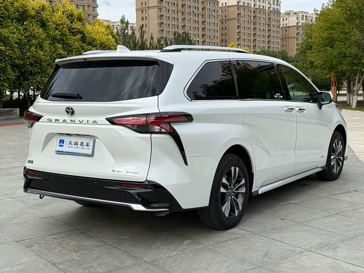 Toyota Granvia, 2024 — фото 9 из 9