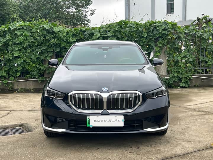 BMW i5, 2025 — фото 2 из 9