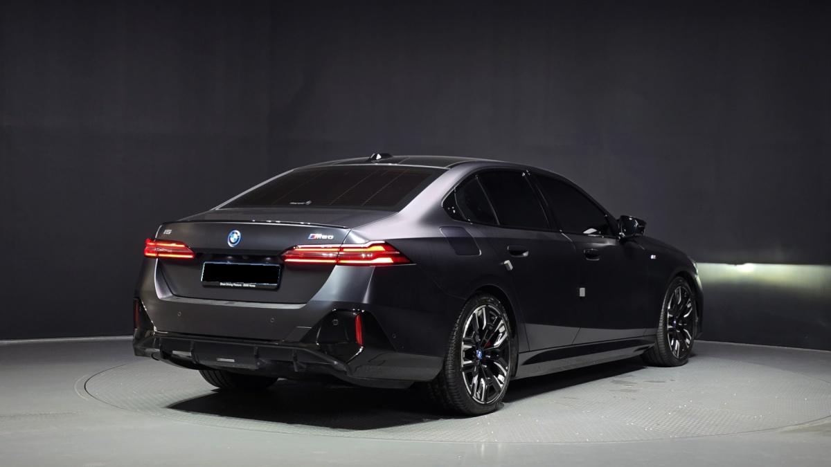 BMW i5, 2023 — фото 2 из 12