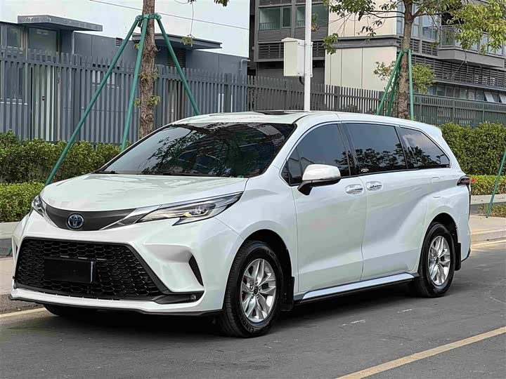 Toyota Granvia, 2023 — купить в Саратове под ключ