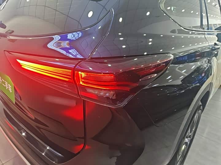 Toyota Crown Kluger, 2024 — фото 8 из 9