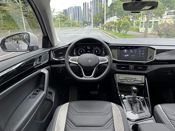 Volkswagen Tayron GTE Hybrid, 2022 — фото 8 из 9