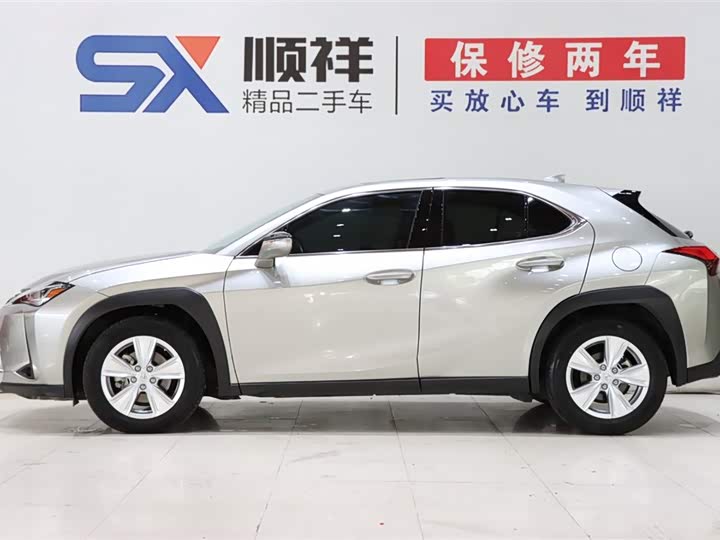 Lexus UX, 2022 — фото 4 из 9