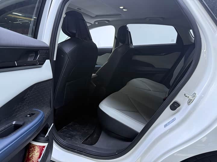 Changan UNI-V Hybrid, 2023 — фото 7 из 9