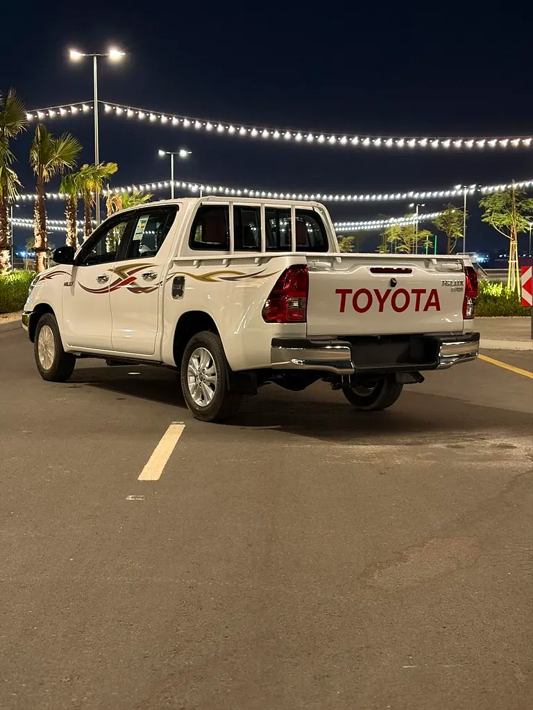 Toyota Hilux, 2026 — фото 4 из 10