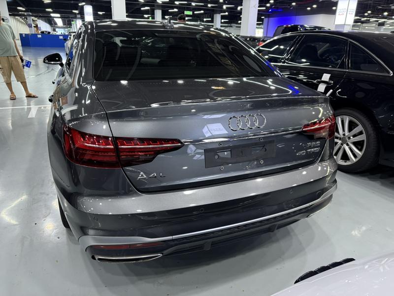 Audi A4L, 2022 — фото 5 из 12