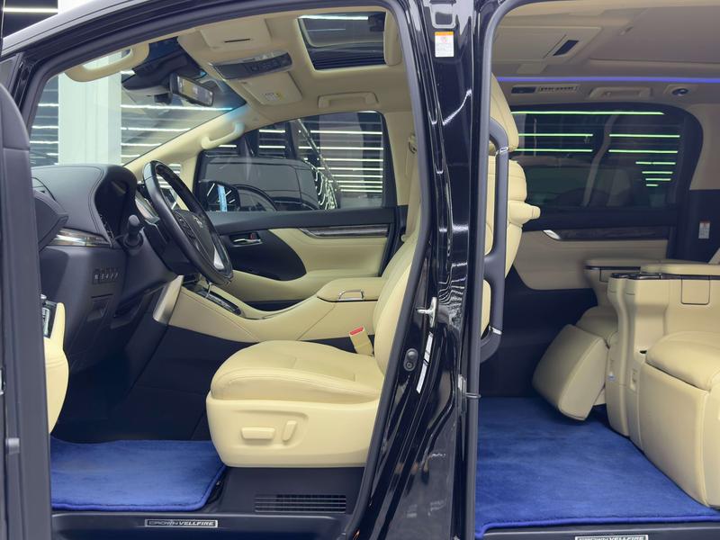 Toyota Vellfire, 2021 — фото 10 из 12