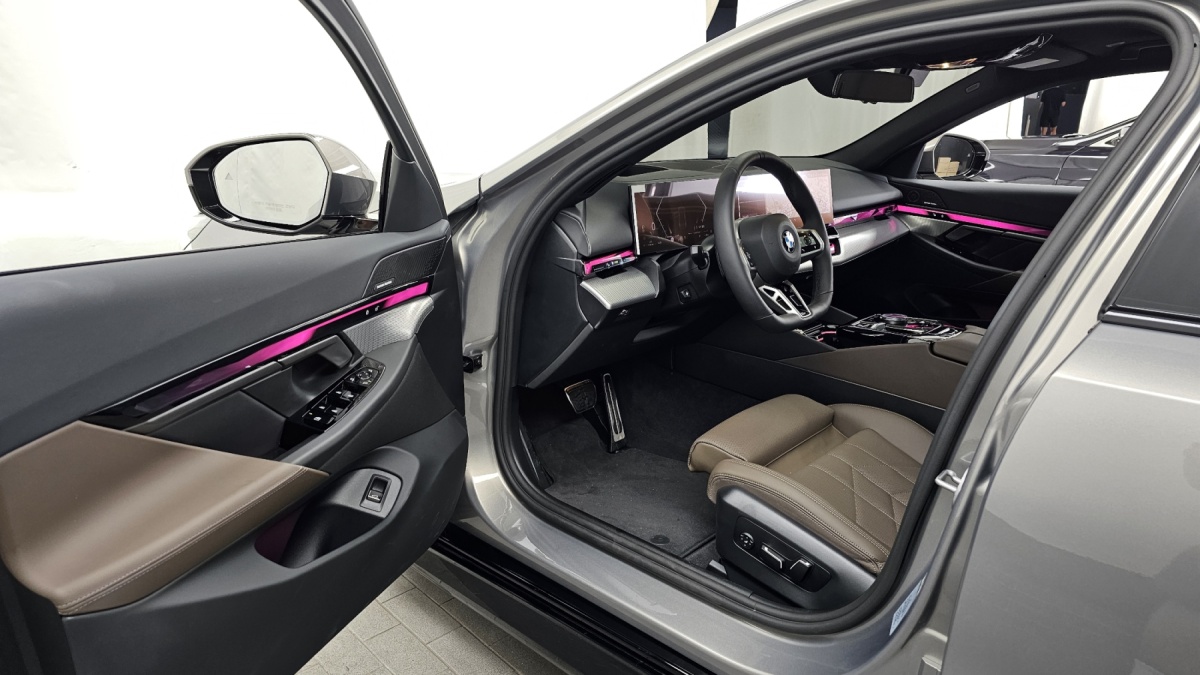 BMW 5 Series, 2025 — фото 10 из 12