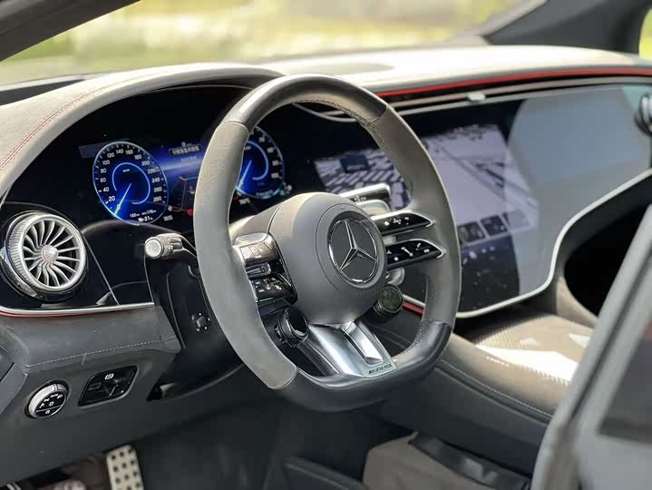 Mercedes-Benz EQE AMG, 2023 — фото 5 из 9