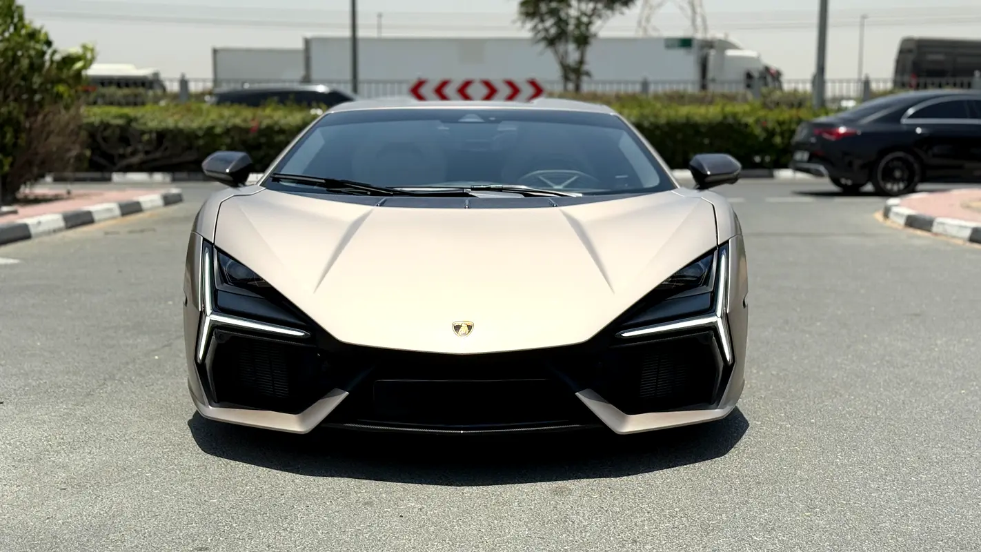 Lamborghini Revuelto, 2024 — фото 4 из 10