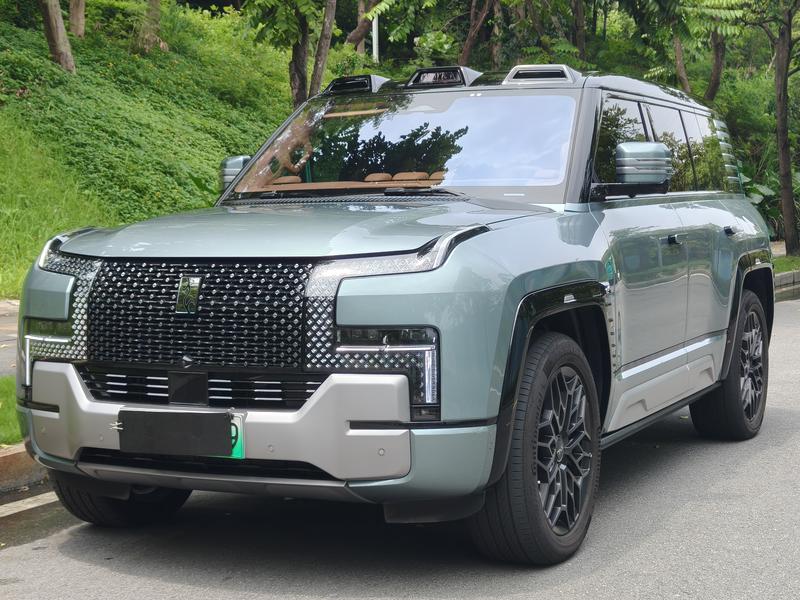BYD Yangwang U8, 2023 — купить в Калуге под ключ
