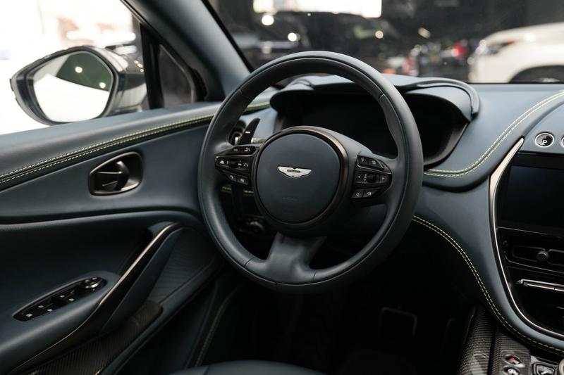 Aston Martin DBX, 2022 — фото 9 из 12
