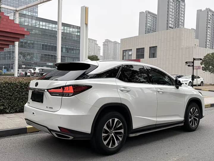 Lexus RX, 2021 — фото 5 из 9