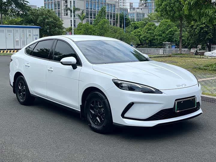 BYD Seal 05 DM-i Hybrid, 2025 — фото 3 из 9