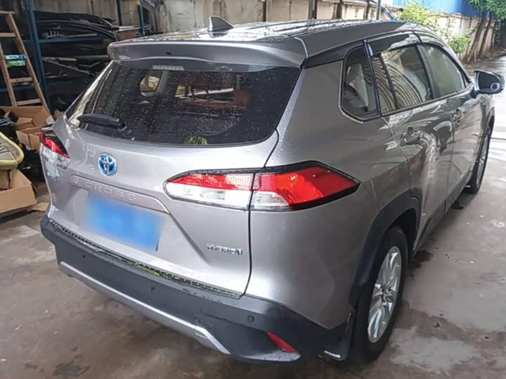 Toyota Corolla Cross, 2024 — фото 7 из 9