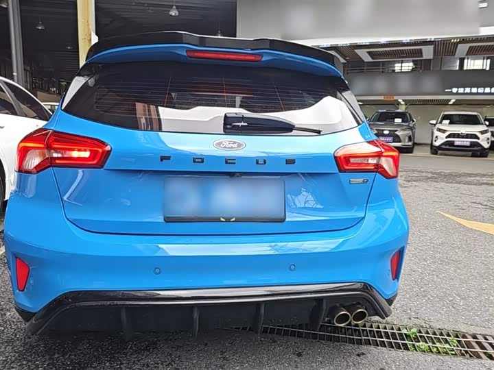 Ford Focus, 2023 — фото 6 из 9