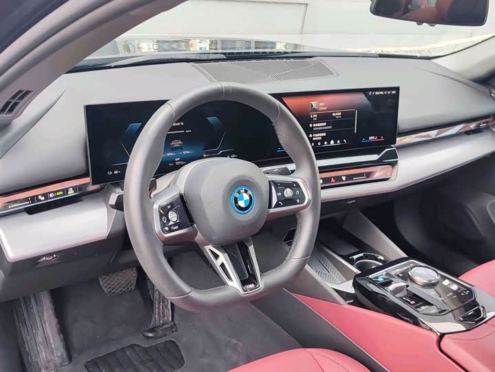 BMW i5, 2025 — фото 7 из 9