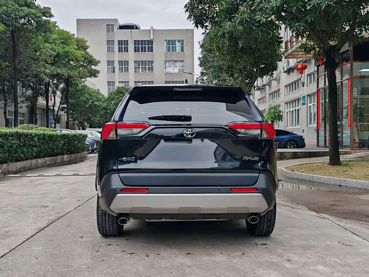 Toyota RAV4, 2024 — фото 3 из 7