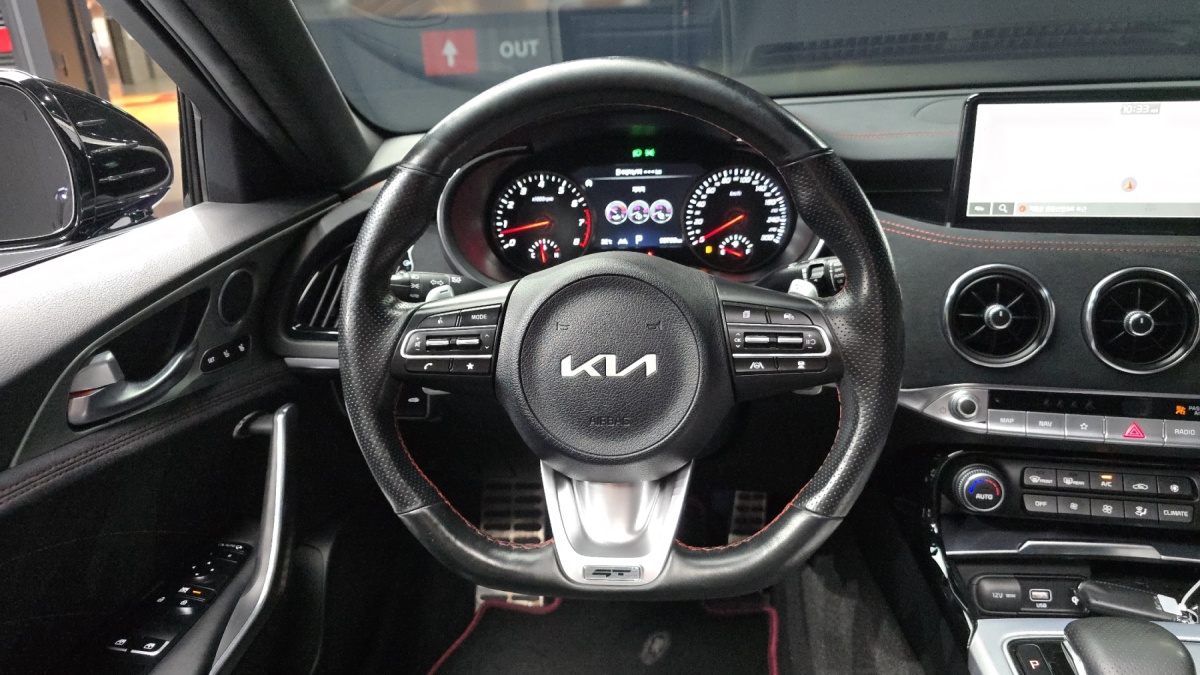 Kia Stinger, 2022 — фото 12 из 12