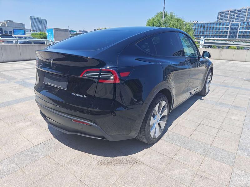Tesla Model Y, 2023 — фото 3 из 10