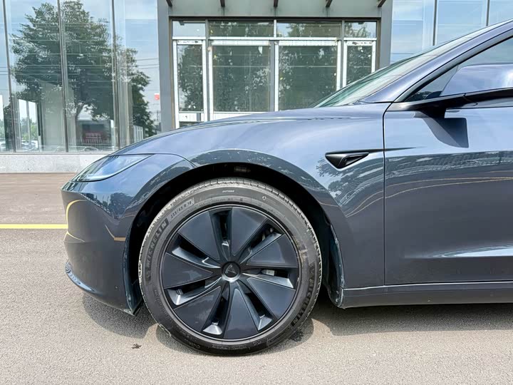 Tesla Model 3, 2024 — фото 4 из 9