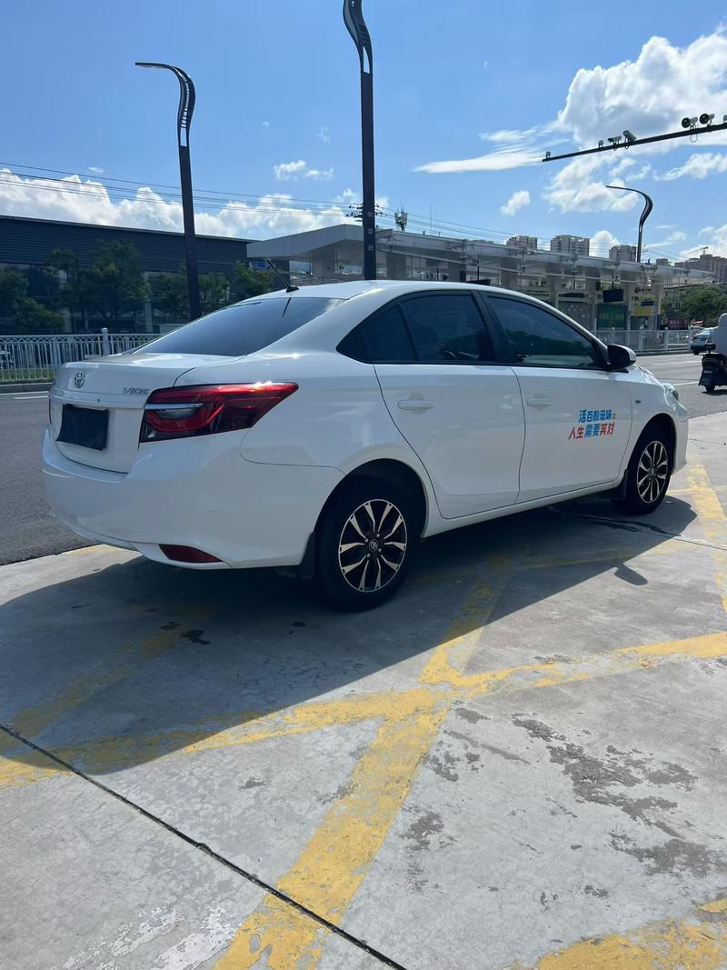 Toyota Vios, 2022 — фото 6 из 8