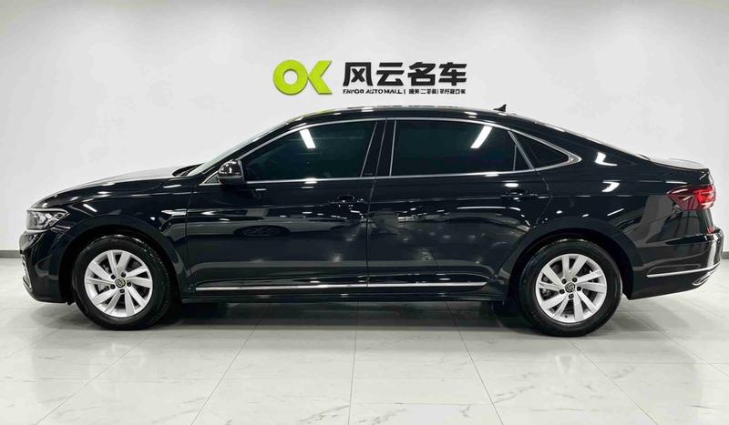 Volkswagen Passat Hybrid, 2025 — фото 4 из 8