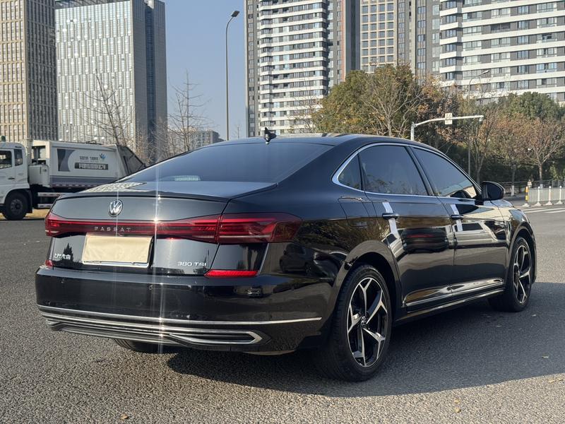 Volkswagen Passat, 2023 — фото 6 из 12