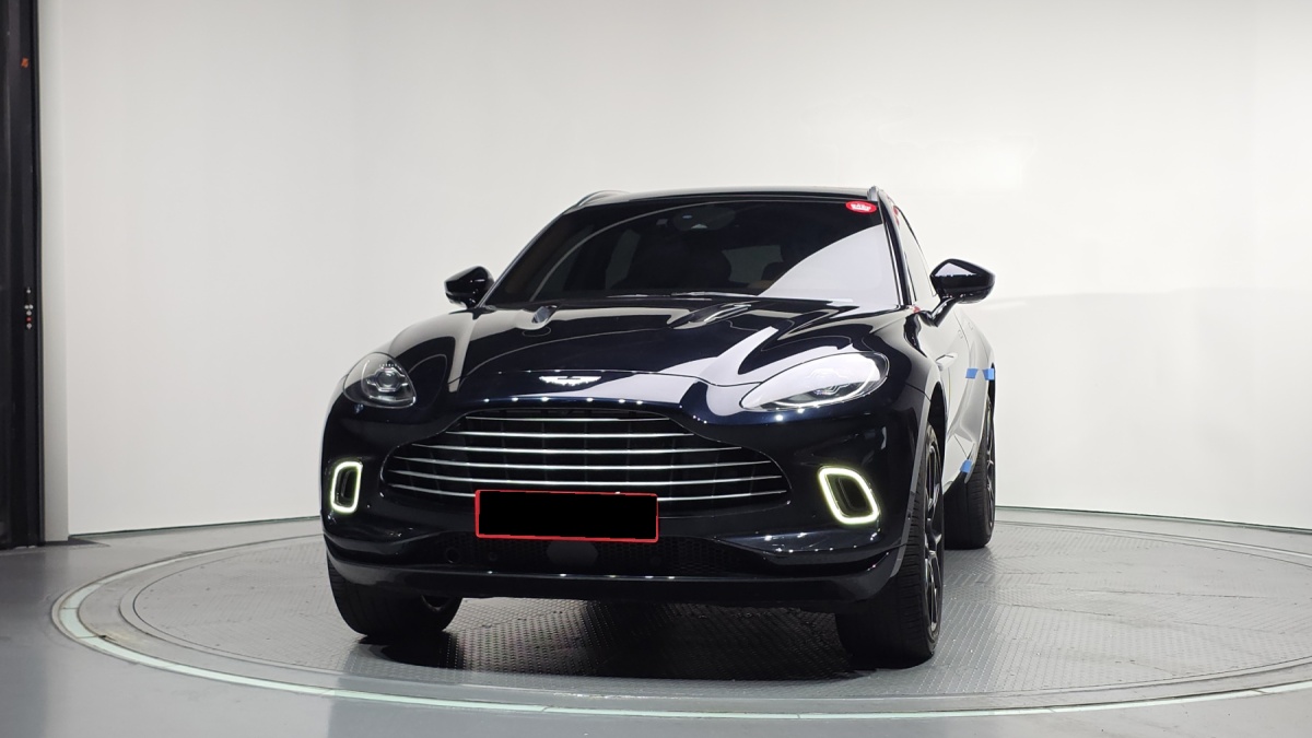 Aston Martin DBX, 2023 — фото 3 из 12