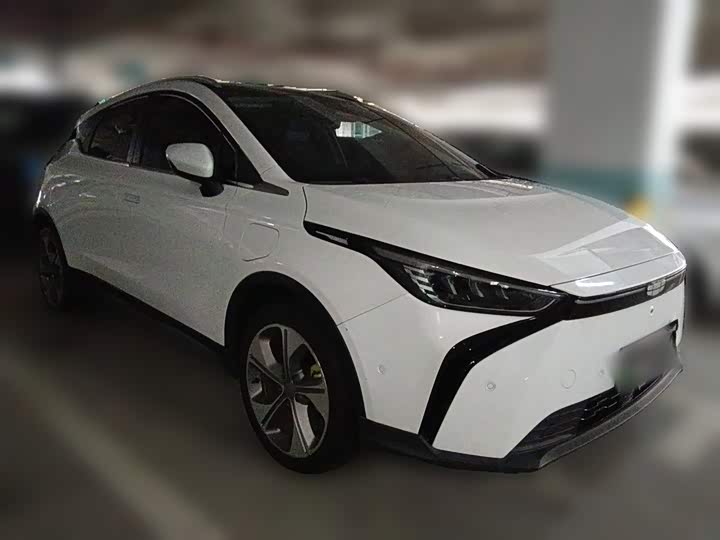 Geely Geometry M6, 2023 — фото 3 из 9