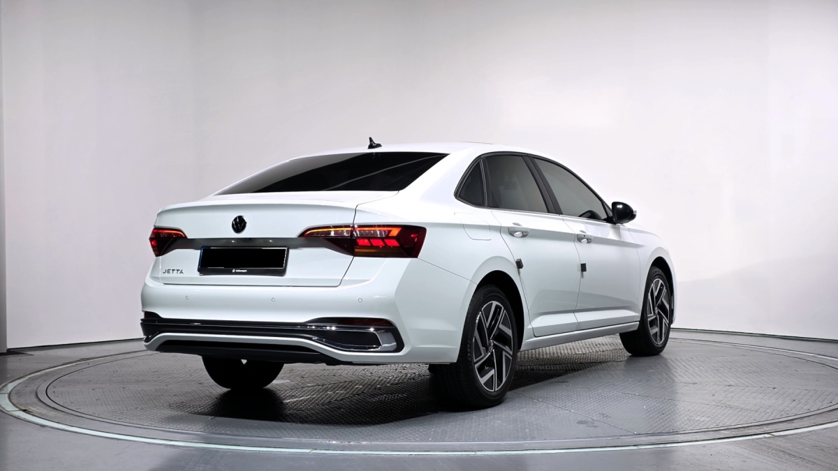Volkswagen Jetta, 2022 — фото 2 из 12