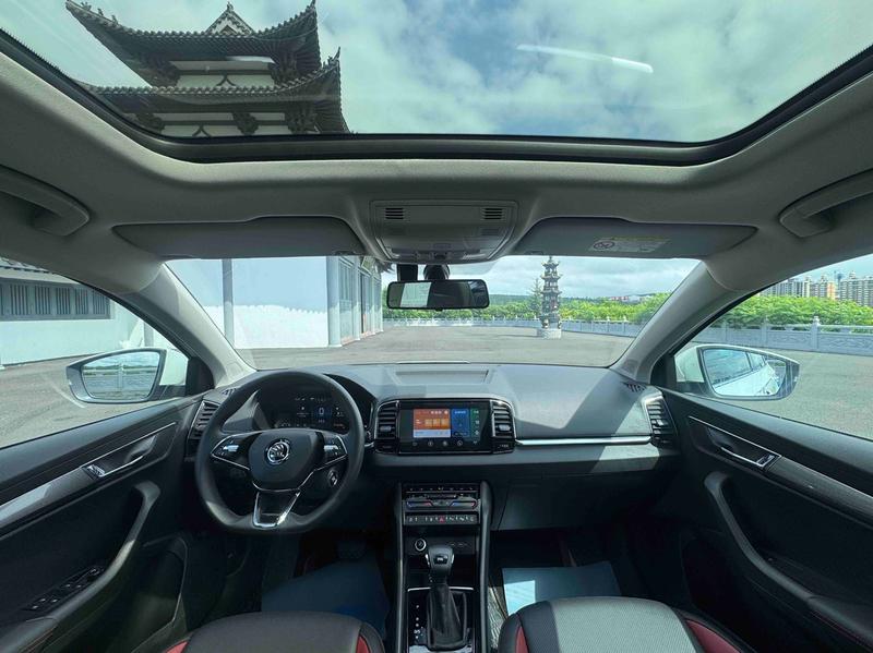 Skoda Karoq, 2023 — фото 8 из 12