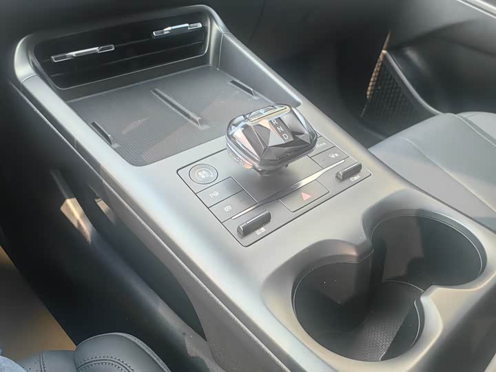 BYD Qin Plus, 2025 — фото 7 из 9