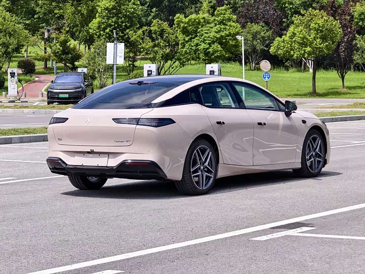 GAC Hyptec GT, 2026 — фото 8 из 9