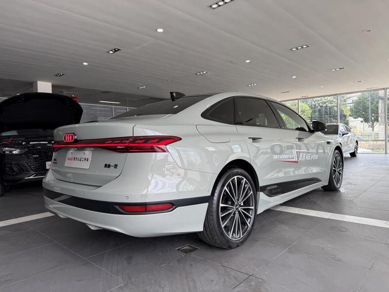 Audi A6L e-tron, 2025 — фото 6 из 12