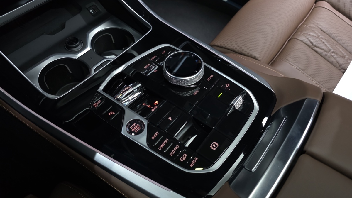BMW X5, 2025 — фото 8 из 12