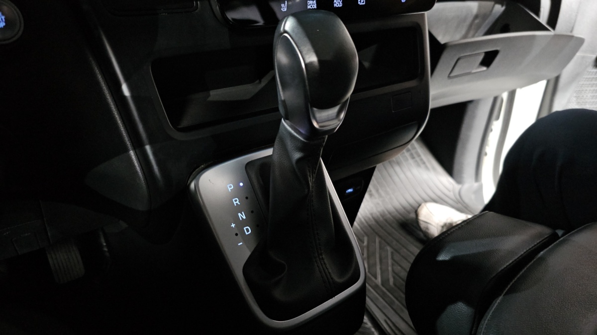 Hyundai Staria, 2023 — фото 8 из 12