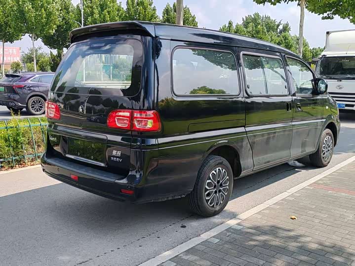 Dongfeng Forthing Lingzhi M5 EV, 2026 — фото 4 из 9