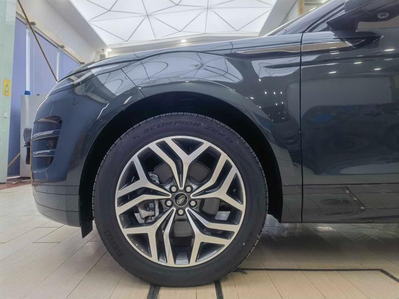 Land Rover Range Rover Evoque L Hybrid, 2023 — фото 3 из 12
