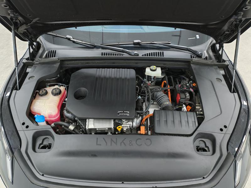 Lynk & Co 07 EM-P Hybrid, 2024 — фото 12 из 12