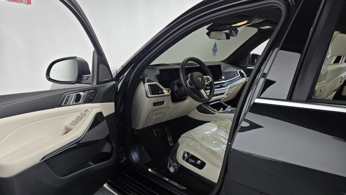 BMW X7, 2024 — фото 9 из 12