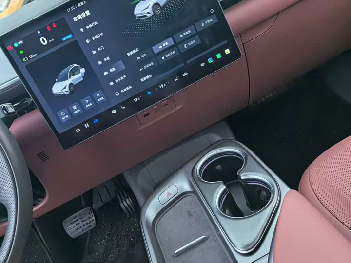 BAIC Arcfox Alpha T5, 2025 — фото 8 из 9