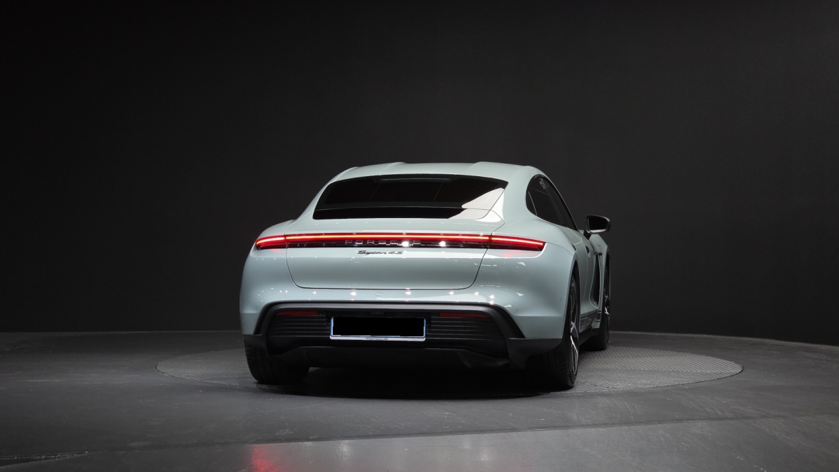 Porsche Taycan, 2024 — фото 4 из 12