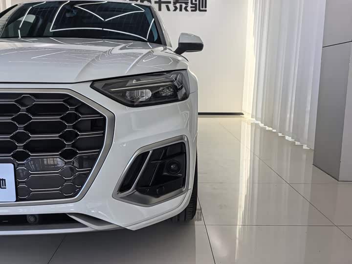 Audi Q5L, 2023 — фото 3 из 9