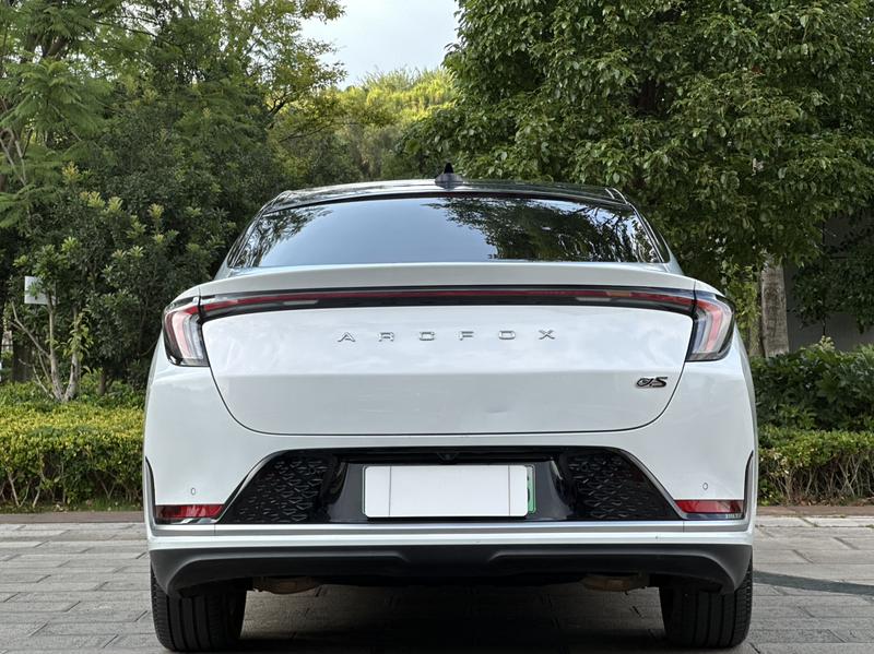 BAIC Arcfox Alpha S, 2022 — фото 5 из 12