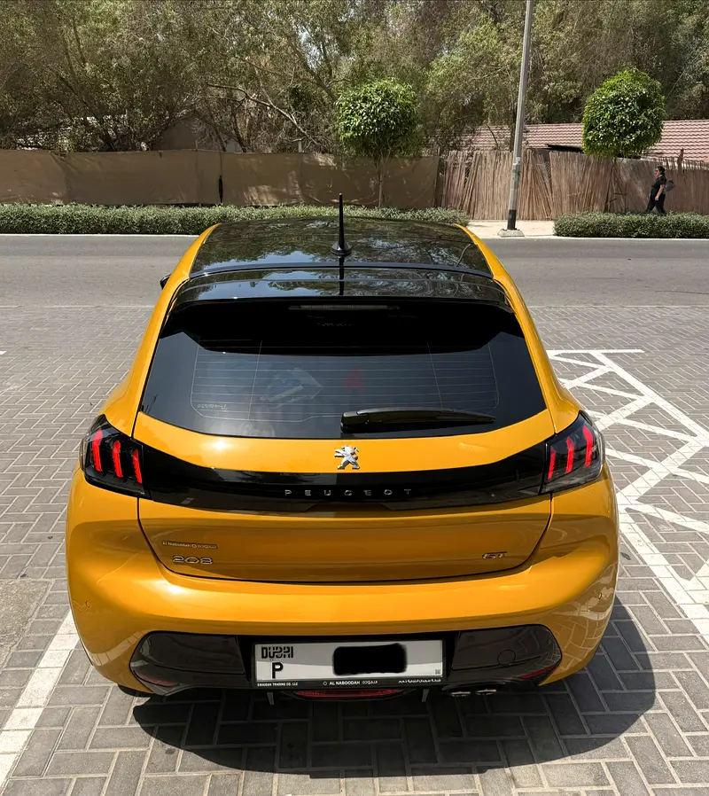 Peugeot 208, 2023 — фото 4 из 10