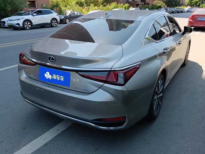 Lexus ES, 2024 — фото 3 из 9