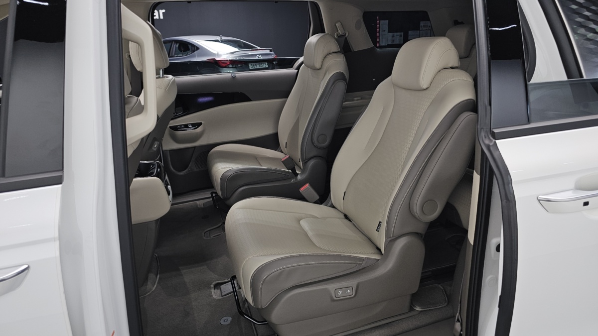 Kia Carnival, 2023 — фото 12 из 12