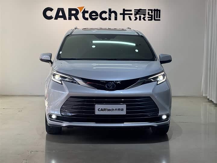 Toyota Sienna, 2021 — фото 2 из 9